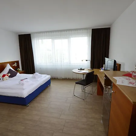 Отель Michel Frankfurt Airport 4*