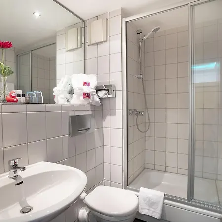 Michel Frankfurt Airport Отель 4*
